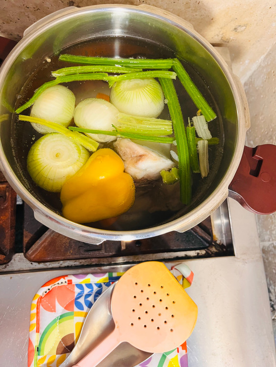 چاشنی و مواد افزودنی تازه