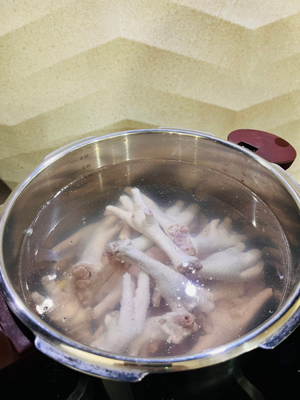 عصاره پای مرغ بیبیگل؛ خالص و معطر