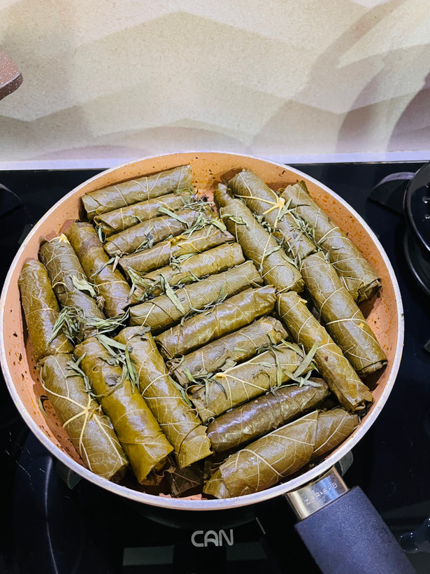 دلمه برگ مو_ بی بی گل طعم اصیل خانگی