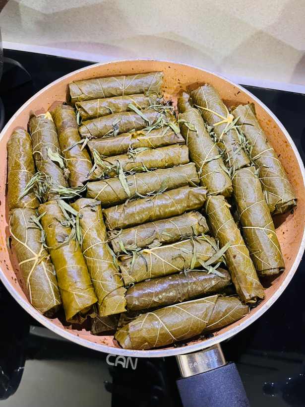 دلمه برگ مو_ بی بی گل طعم اصیل خانگی
